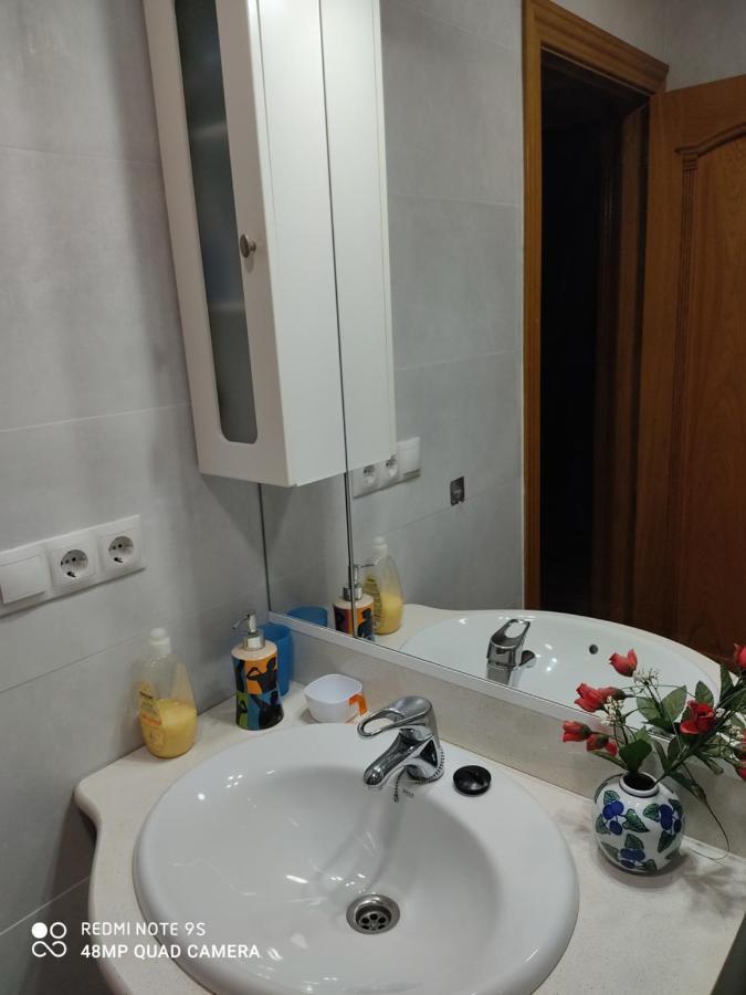 Bonito apartamento céntrico y cerca de la playa. Málaga Esterno foto